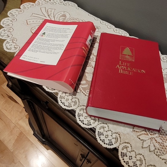 Life Application Bible NIV 1991 Red Hardback - Picture 7 of 14